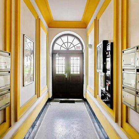 Attic Apartment On Waterfront / View / Netflix Praga Exterior foto