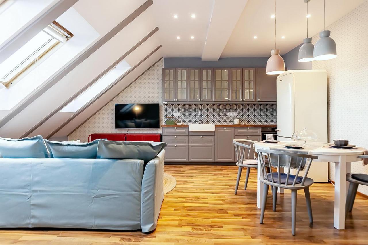 Attic Apartment On Waterfront / View / Netflix Praga Exterior foto